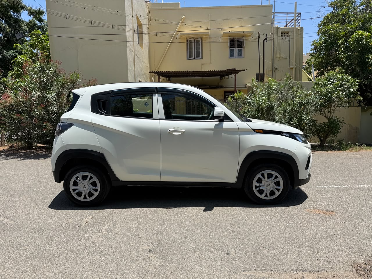 Mahindra KUV 100